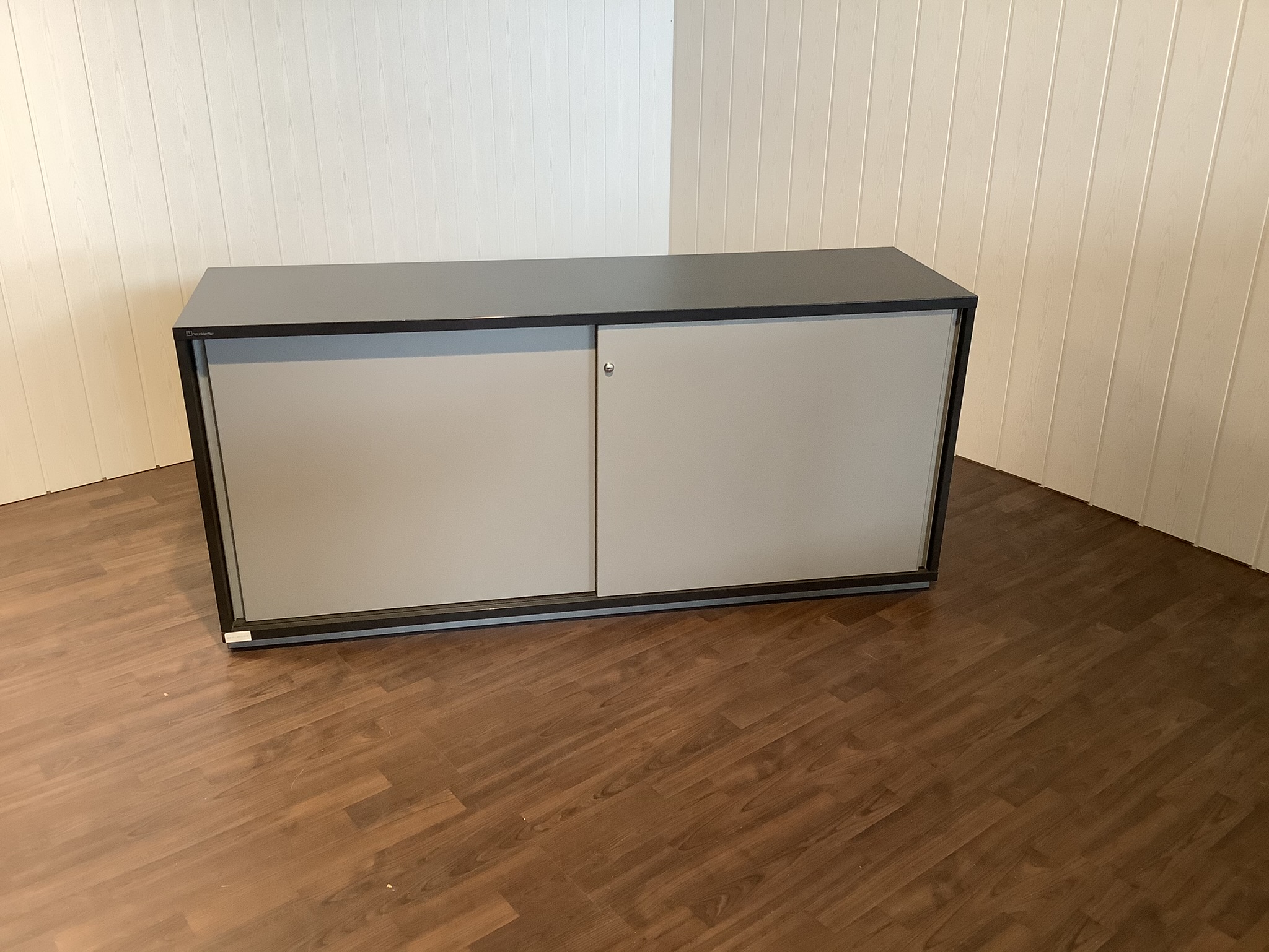 Aktenschränke & Regale / bueromoebel-outlet.at