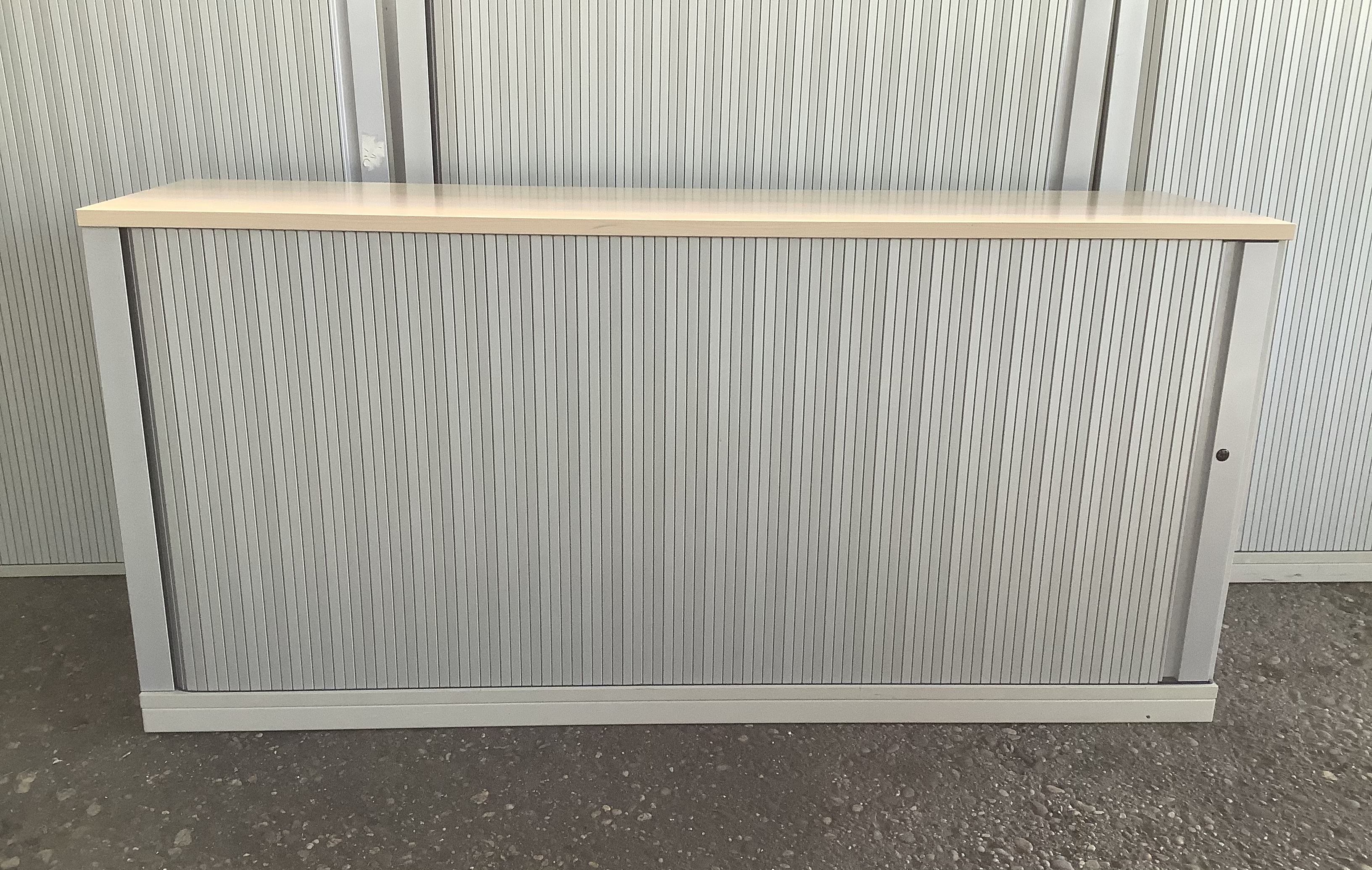 Aktenschränke & Regale / bueromoebel-outlet.at