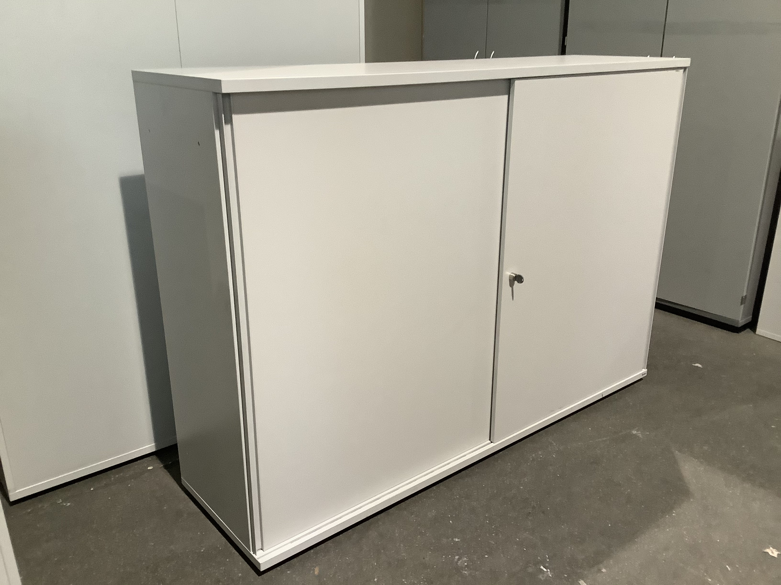 Aktenschränke & Regale / bueromoebel-outlet.at