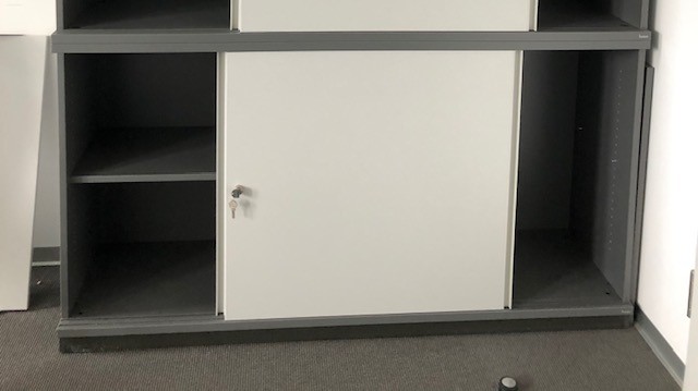 Aktenschränke & Regale / bueromoebel-outlet.at