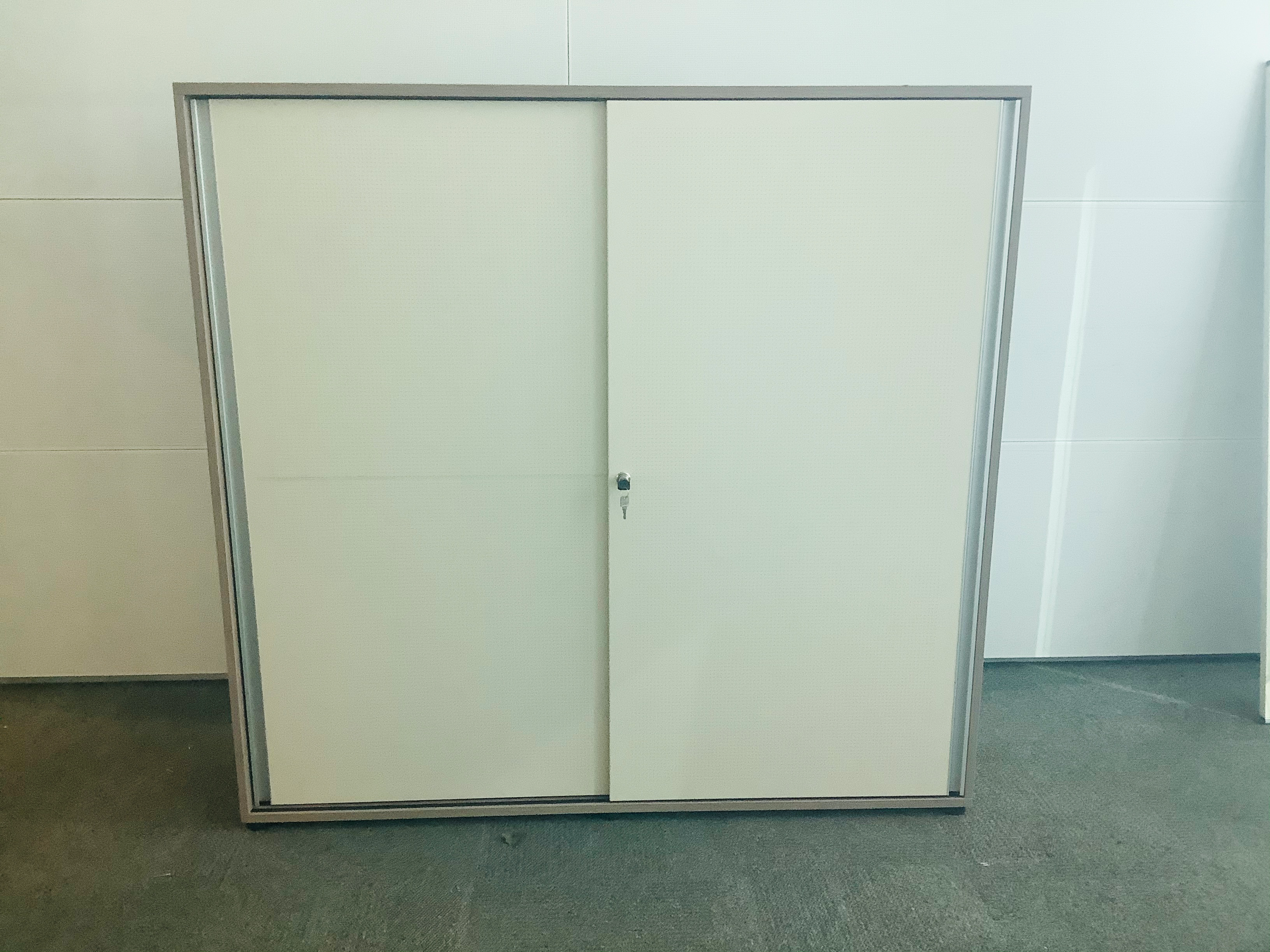 Aktenschränke & Regale / bueromoebel-outlet.at