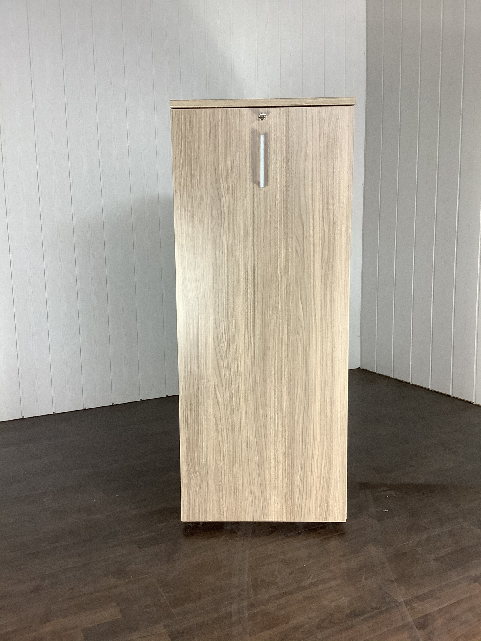 Aktenschrank  in Walnuss ausziehbar 50 x 80 cm Höhe 123 cm