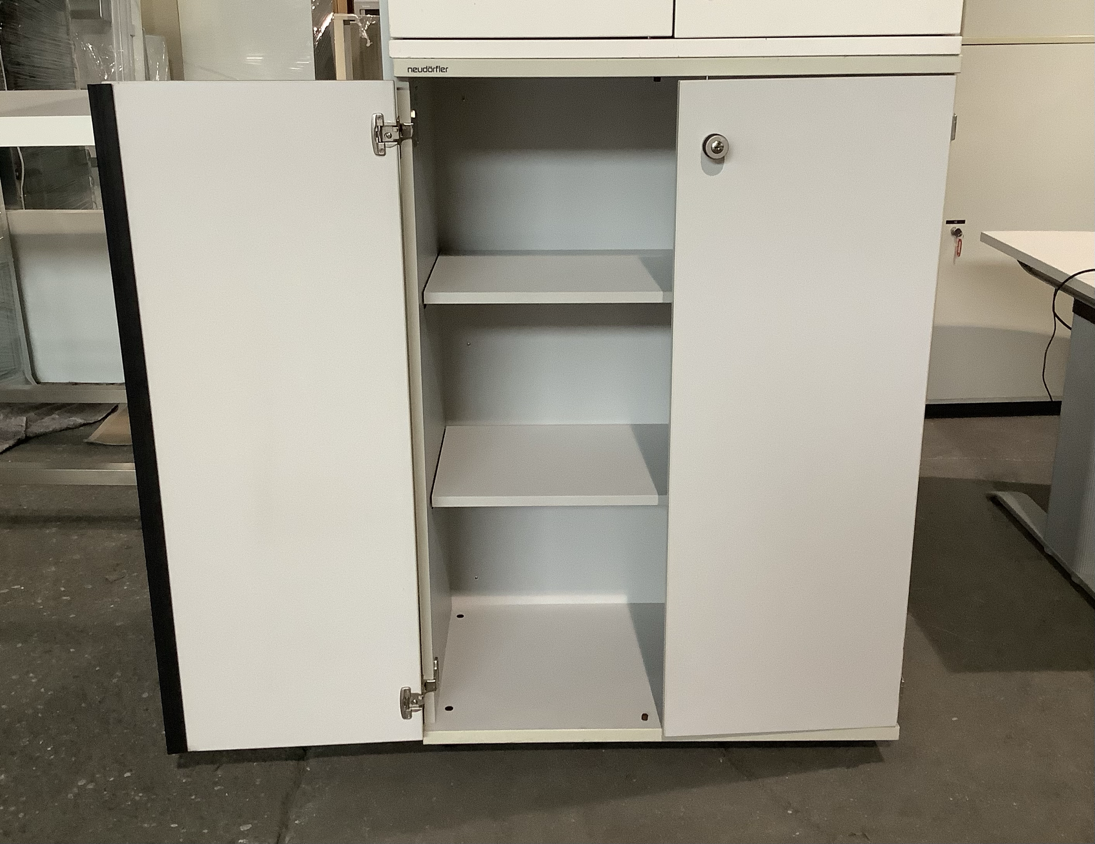 Aktenschränke & Regale / bueromoebel-outlet.at