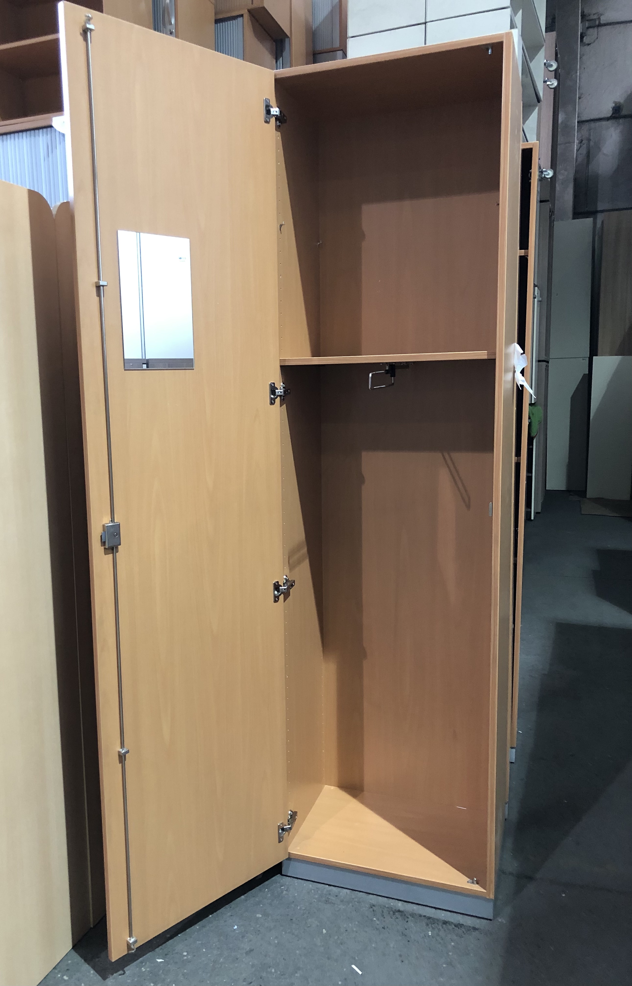 Aktenschränke & Regale / bueromoebel-outlet.at