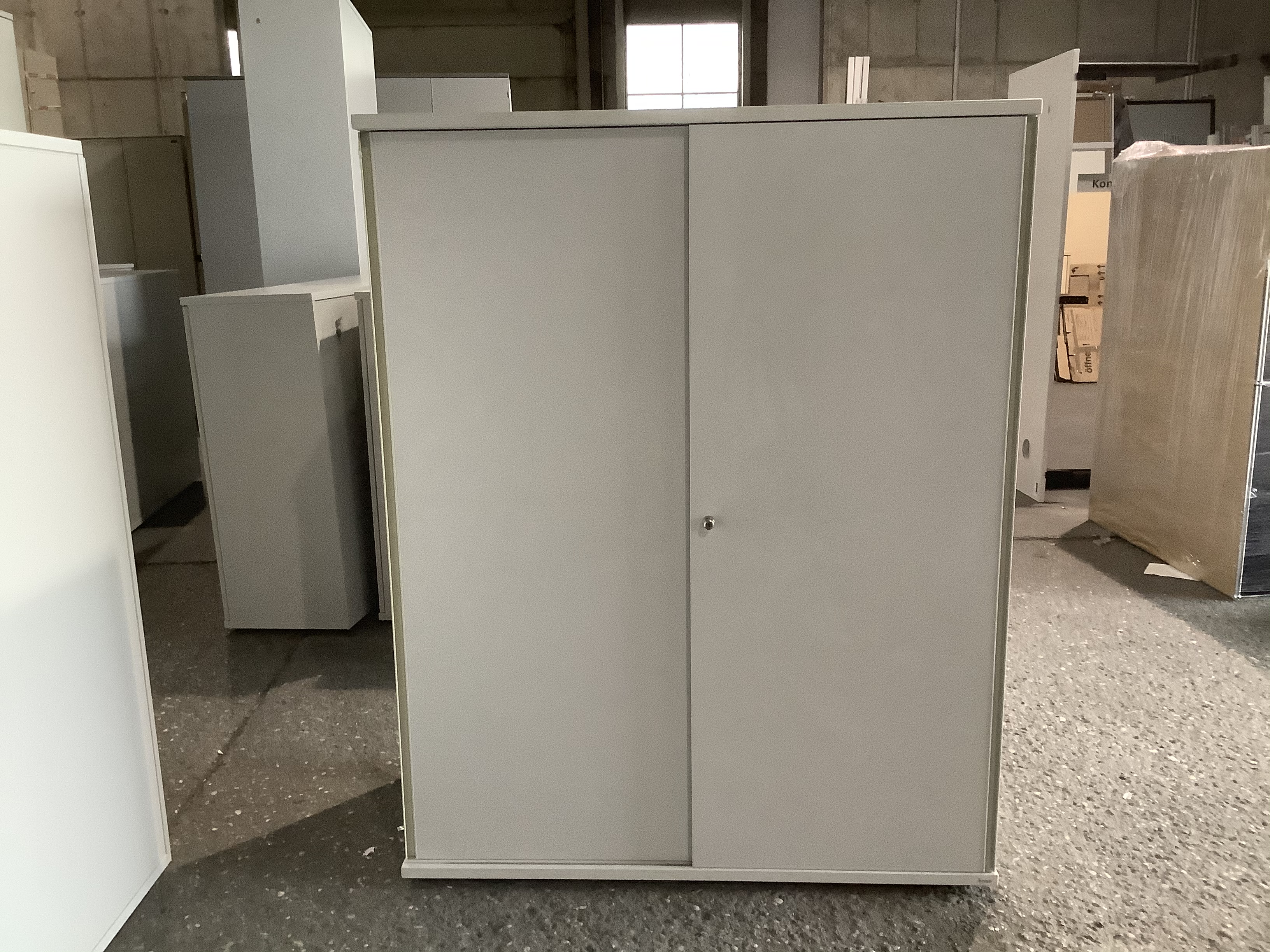 Aktenschränke & Regale / bueromoebel-outlet.at