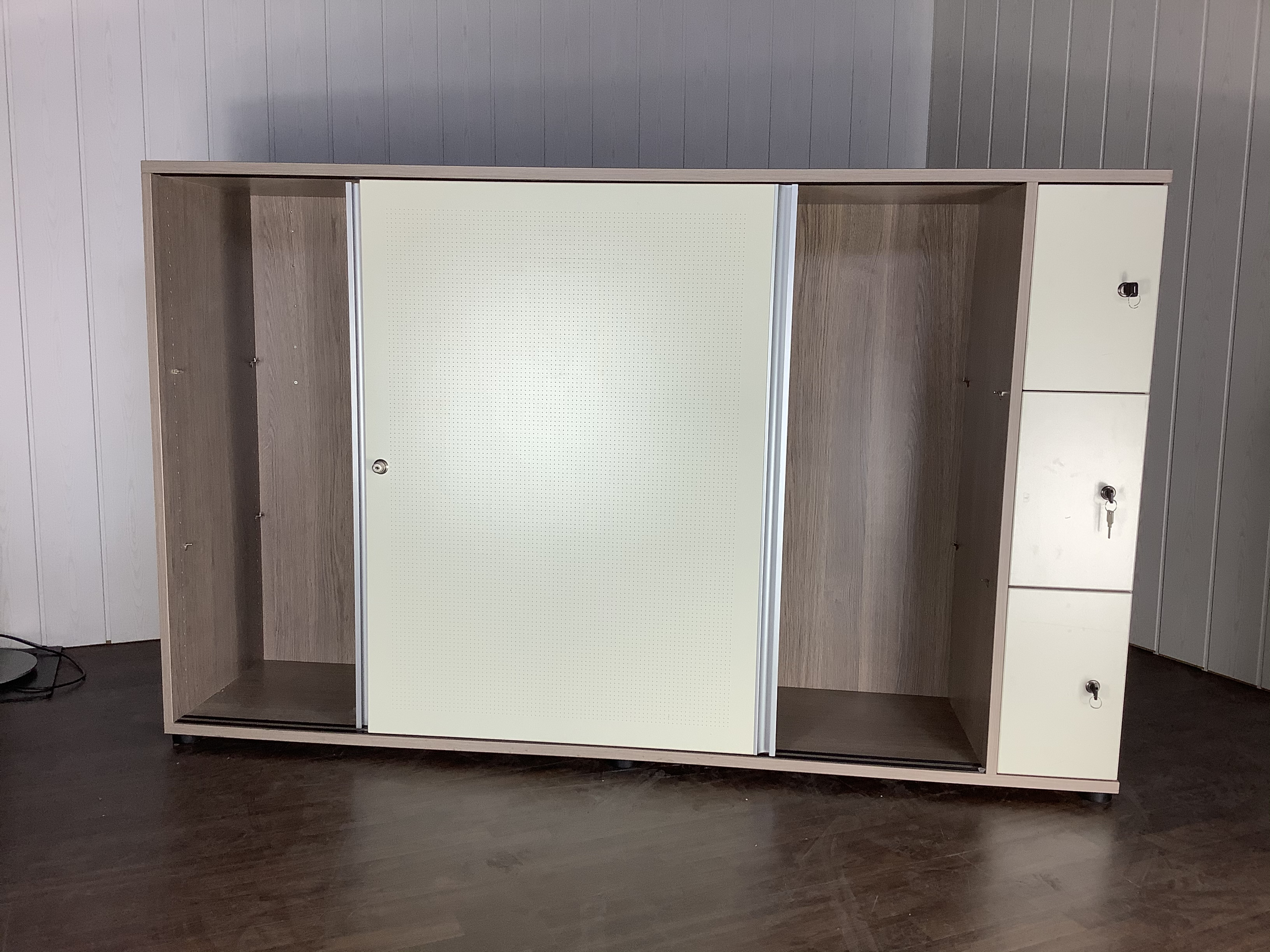 Aktenschränke & Regale / bueromoebel-outlet.at