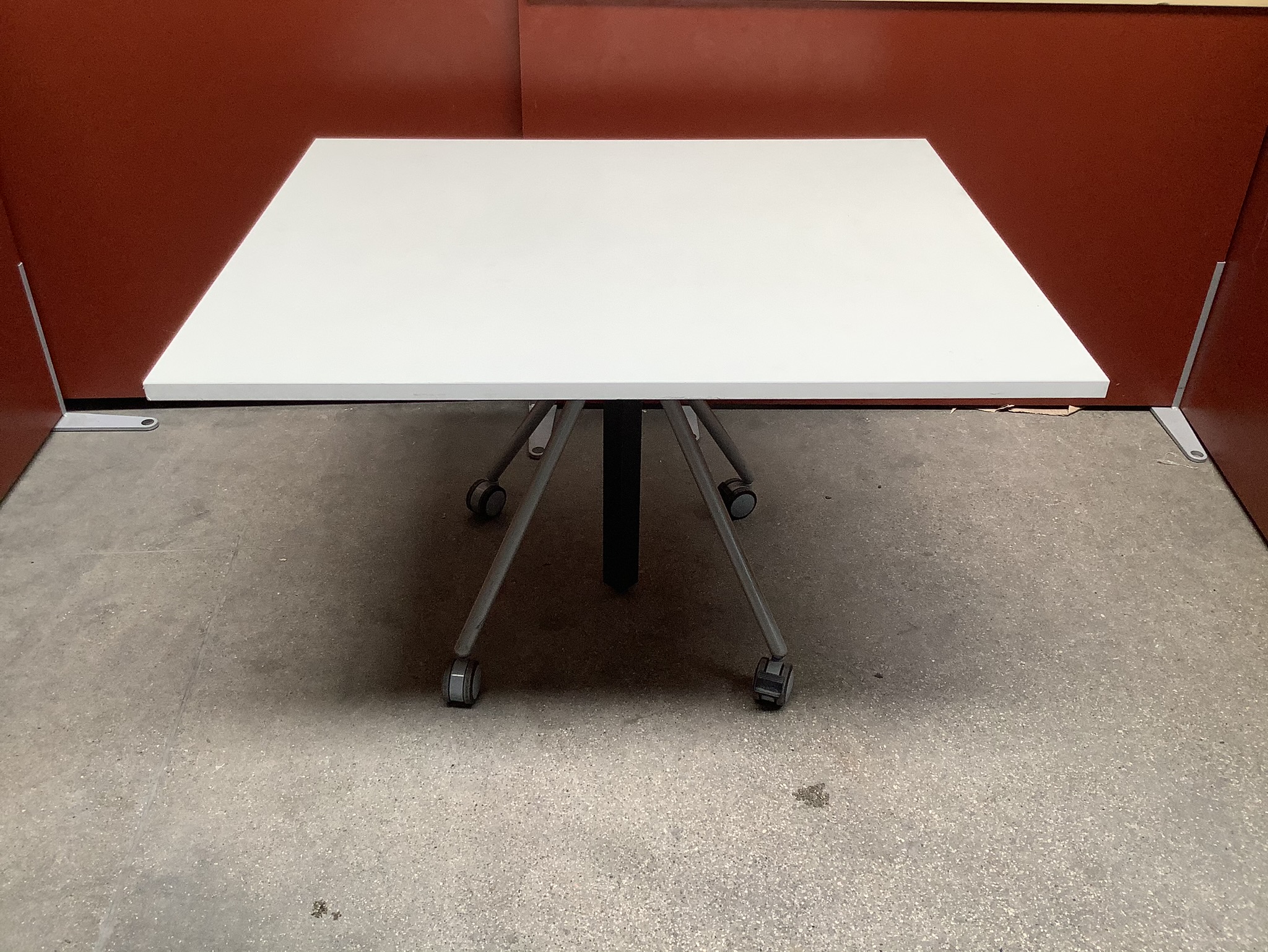 Mobiler Besprechungstisch Weiß 100x120 x 73cm Höhe