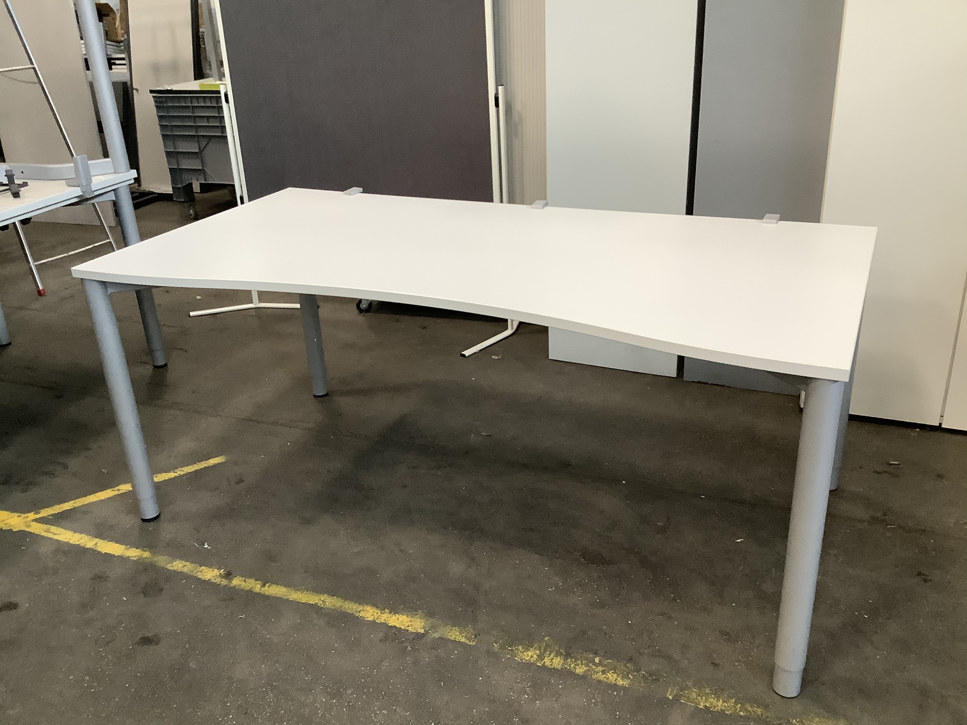 Schreibtische / bueromoebel-outlet.at