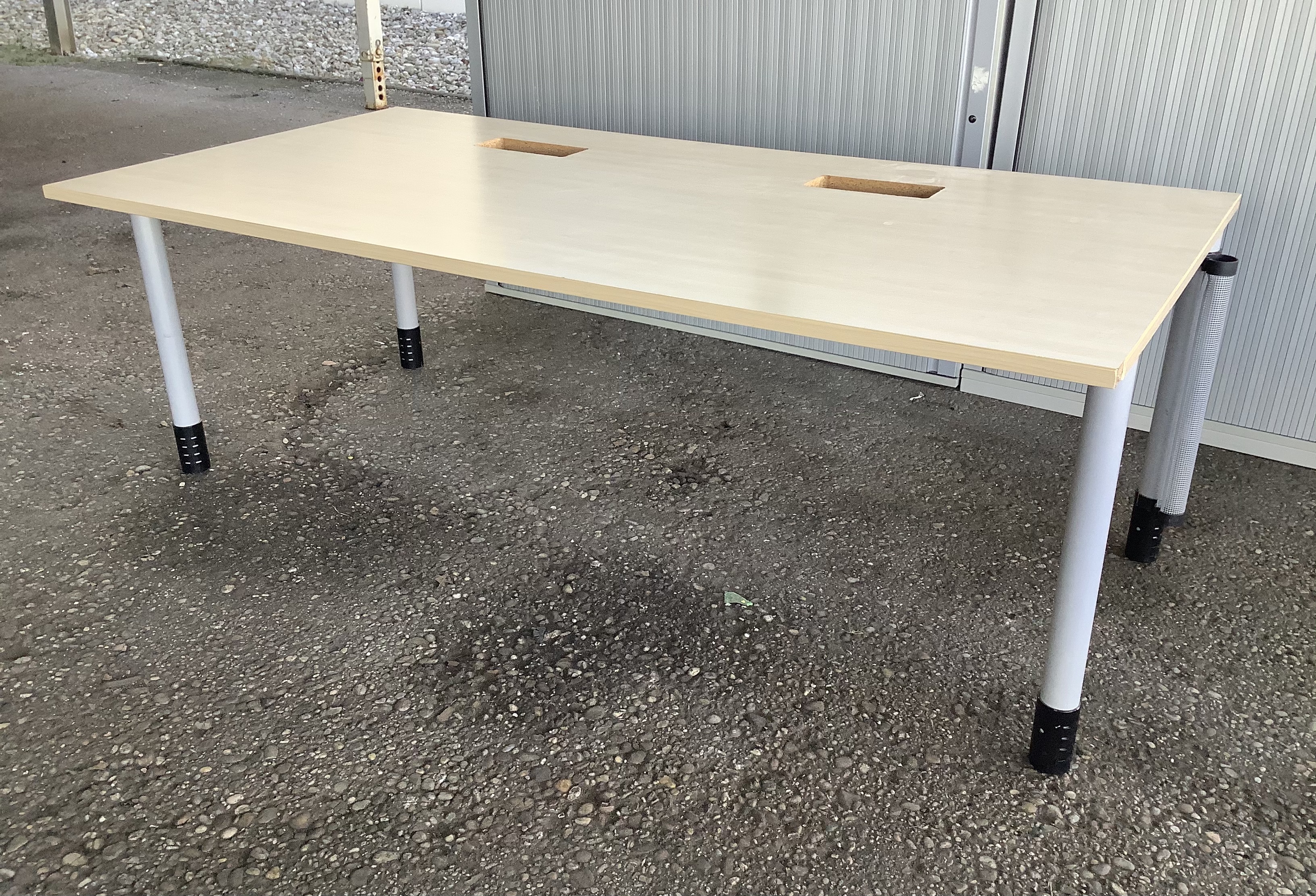 Schreibtische / bueromoebel-outlet.at