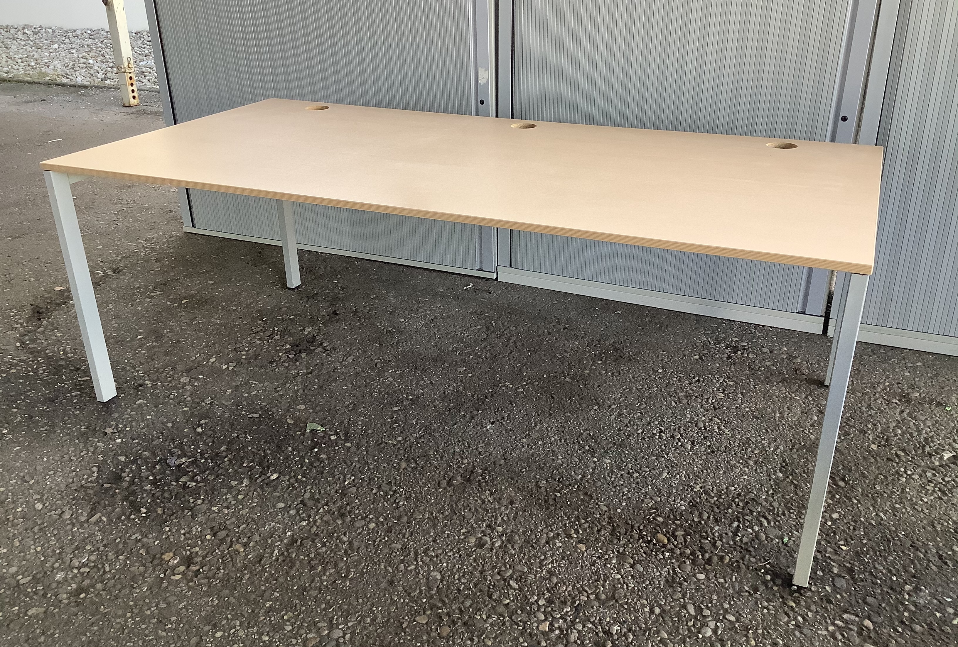 Schreibtische / bueromoebel-outlet.at