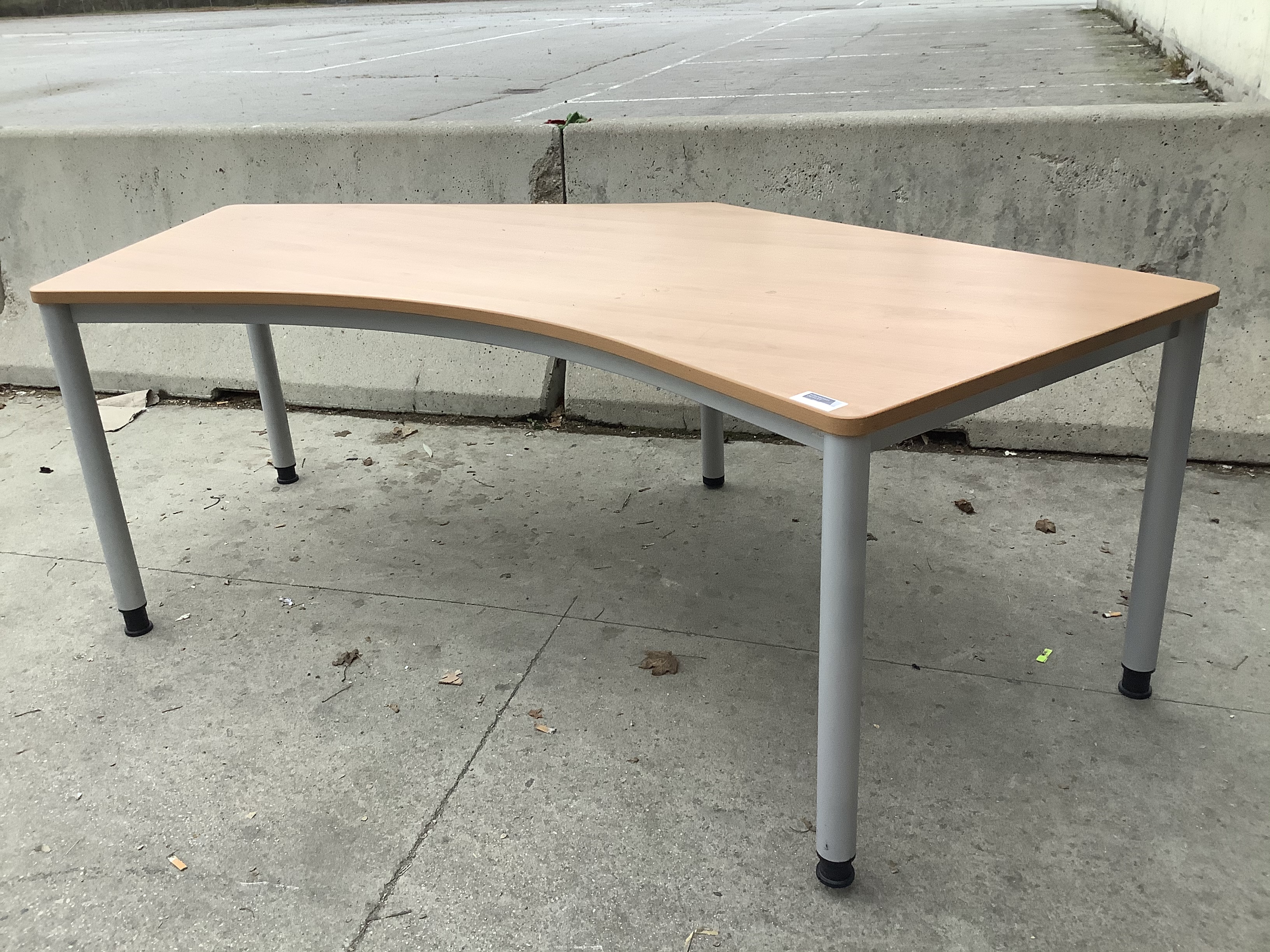 Schreibtische / bueromoebel-outlet.at