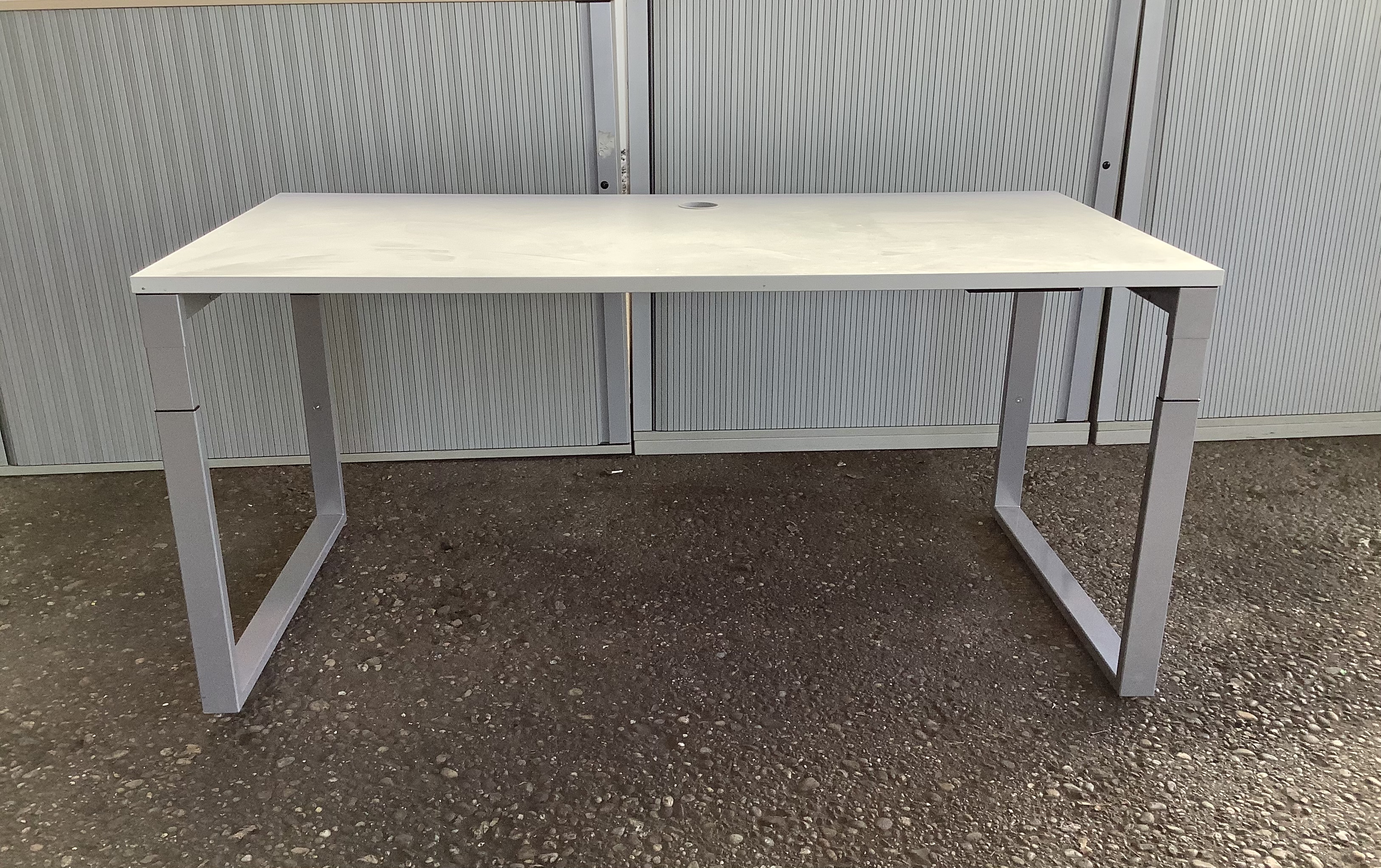 Schreibtische / bueromoebel-outlet.at